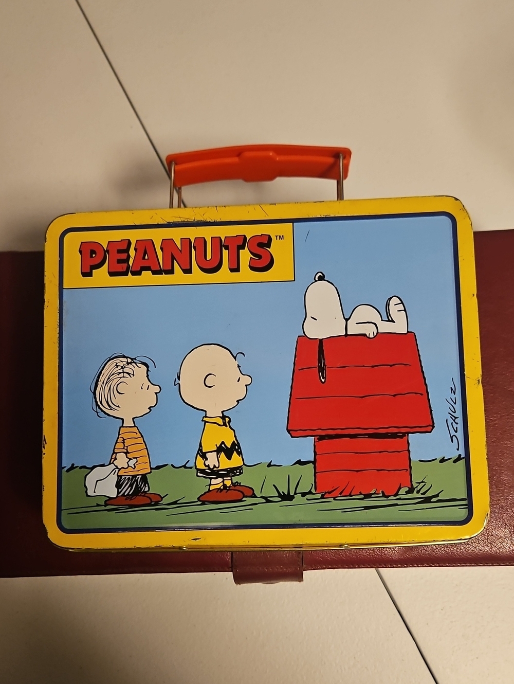 Peanuts Metal Lunchbox with Snoopy on Red Doghouse -vintage